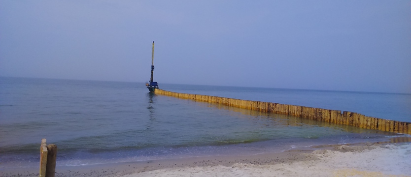 Wzmacniają brzegi w Niechorzu