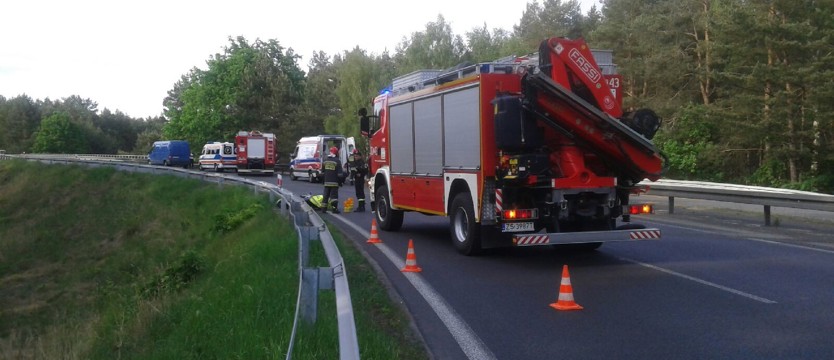 Wypadek motocyklisty. Korek na "trójce"