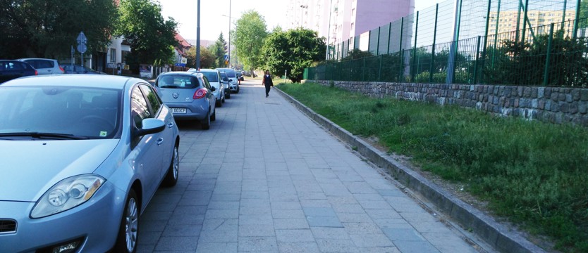 Przybędzie miejsc postojowych na Rydla