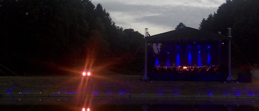 Koncert na cmentarzu