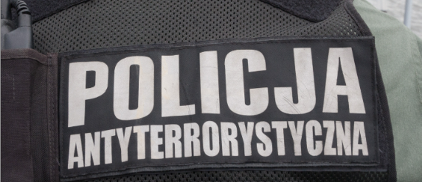 Antyterroryści wpadli nad ranem