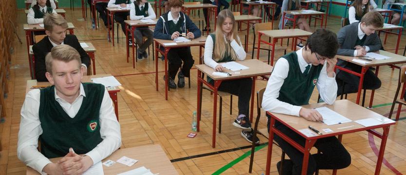 Gimnazjaliści - poniżej średniej krajowej