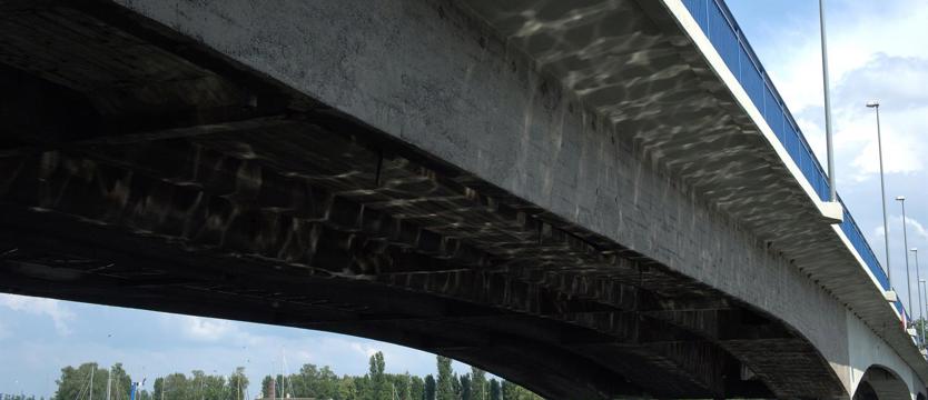 Żegluga pod jednym przęsłem