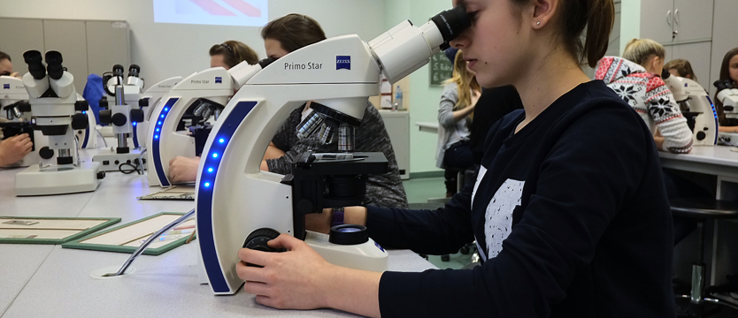 Zapłacą za staże mikrobiologów