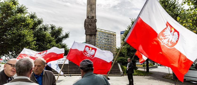 Pomniki wdzięczności - do skansenu