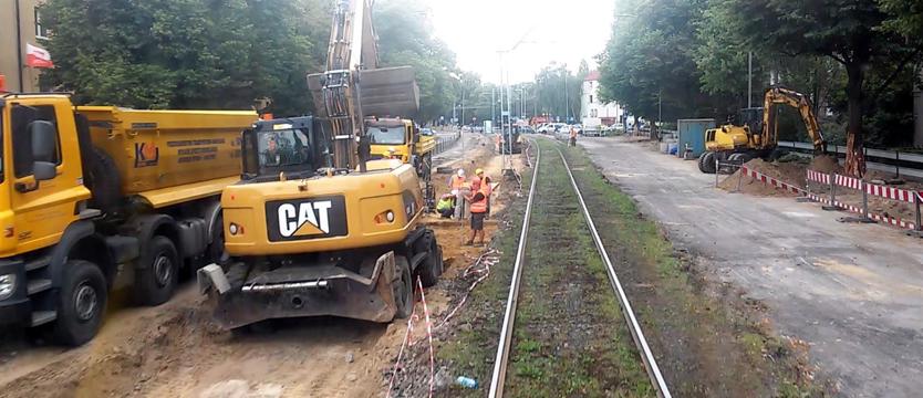Zobacz budowę ronda z tramwaju