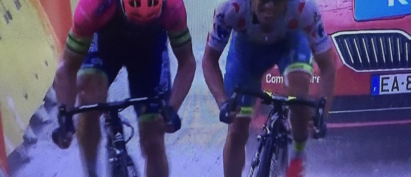 Kolarstwo. Majka na podium, ale bez koszulki