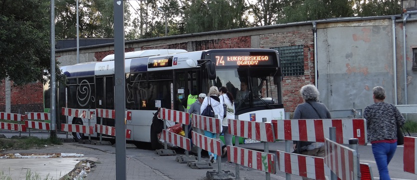 Przebudowa wymusza zmiany na liniach