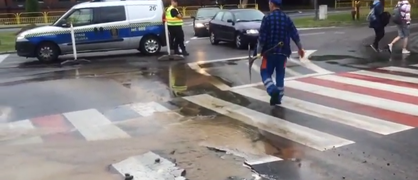 Rurociąg uszkodzony na Narutowicza