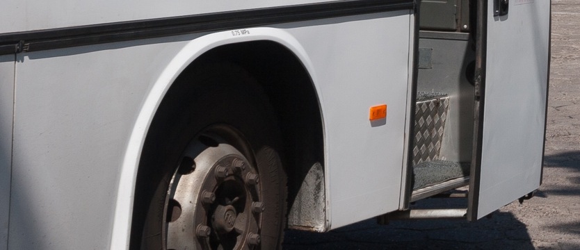 Autobus wylądował w rowie 