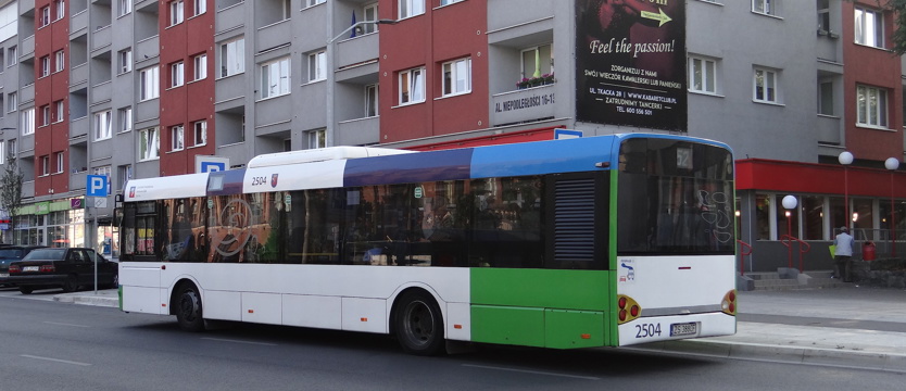 Tkacką autobus linii 52 omija