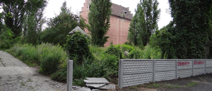 Taki mur śmiechu