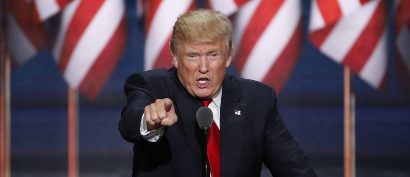 Trump sugeruje zamach na Clinton?