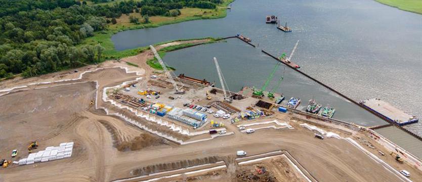 Powstaje terminal instalacji morskich farm wiatrowych w Świnoujściu