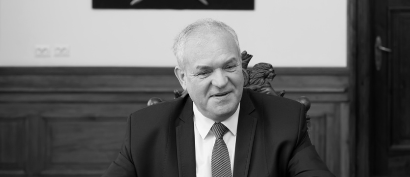 Rozpoczynają się uroczystości pogrzebowe