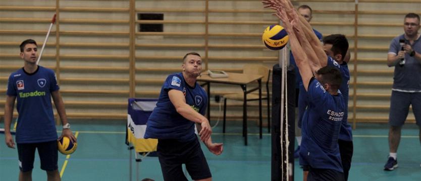 Siatkówka. Espadon ... remisuje z Cuprum