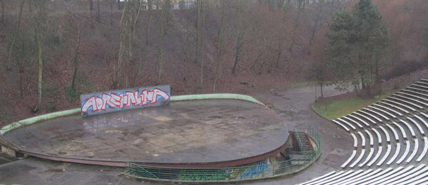 Amfiteatr się sypie. Wstyd zapraszać artystów