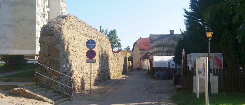 Co wolno pieszym, a co rowerzystom?