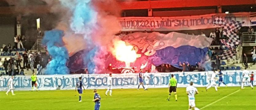 Piłka nożna. Porażki II-ligowców (1)