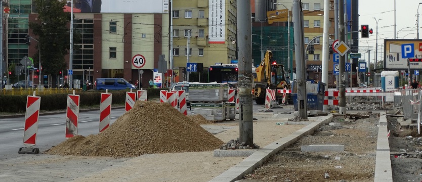 Prace i utrudnienia w al. Wyzwolenia
