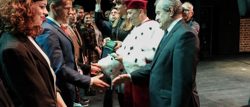 Gliński wręczył indeksy 