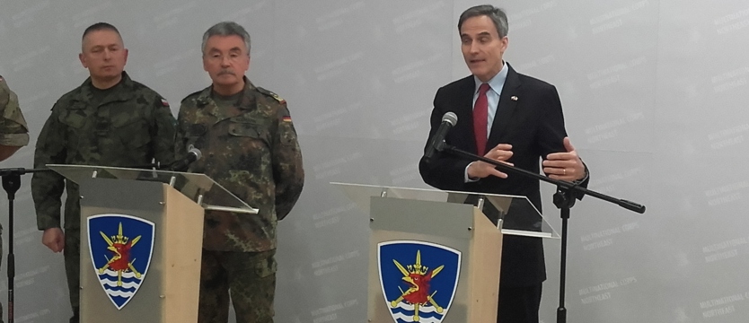 Amerykańska delegacja w sztabie NATO