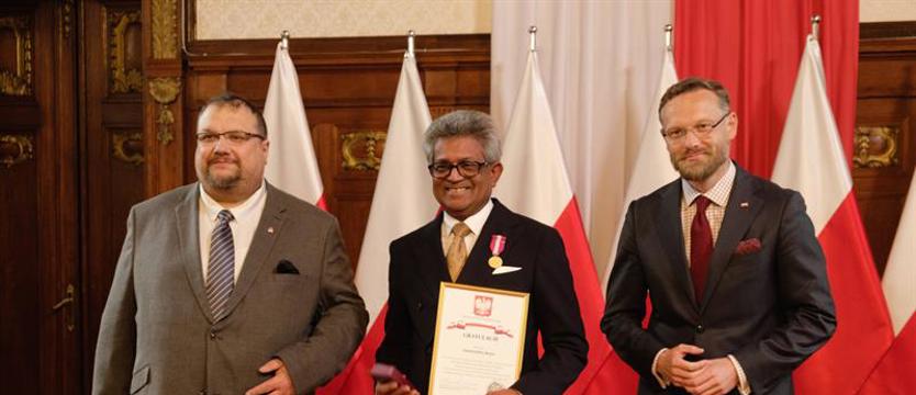 Za długoletnią służbę. Pracownicy „Gryfii” z medalami od prezydenta Polski