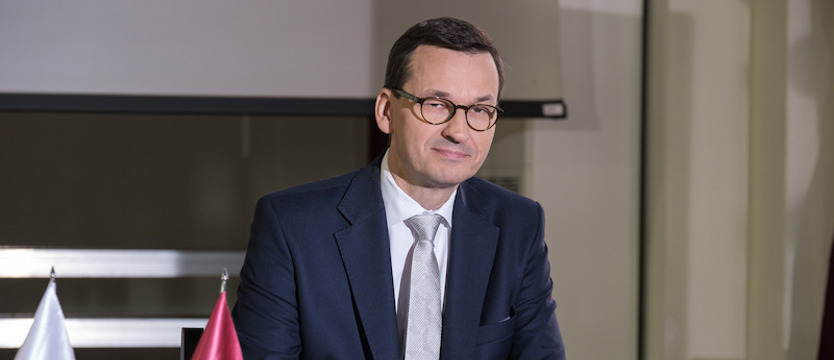 Premier: szczepionki na COVID-19 będą darmowe, dobrowolne i dwudawkowe
