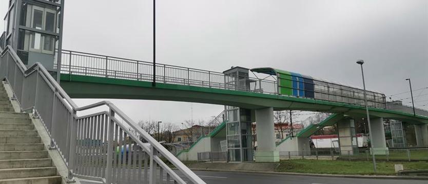 Kosztowały miasto dużo pieniędzy. Windy przy Hangarowej straszą