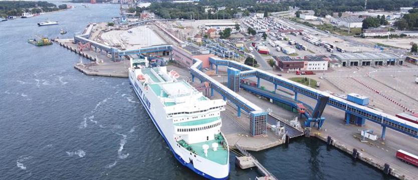 Terminal promowy bardziej intermodalny. Estakada nad dworcem kolejowym