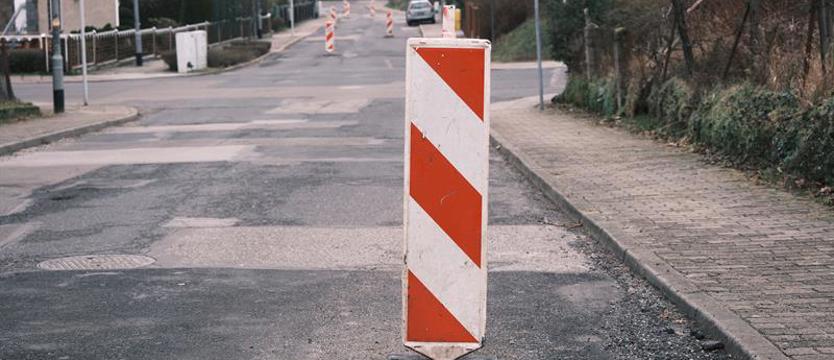 Podjuchy od macochy? Slalom między dziurami