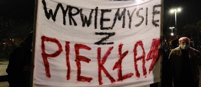 “Nie będziemy wam po(d)ręczne!” - manifest na placu Solidarności
