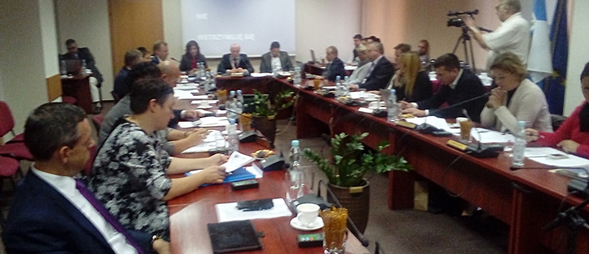 O oświacie i zabytkach. Program z błędami, ośrodek bez dyrektora