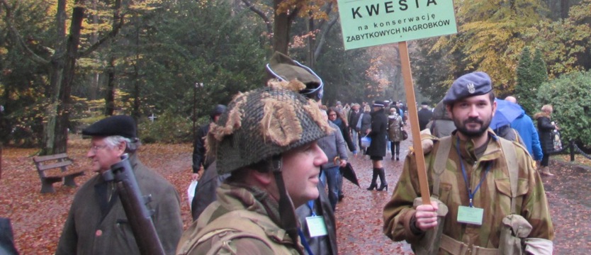 Kwestują 1 listopada