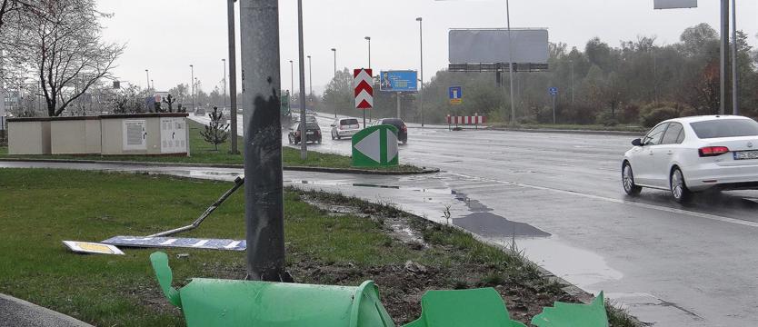 Pylon w drzazgi