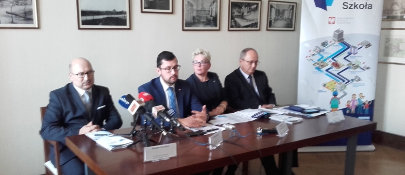 Kuratorium jest dobrej myśli i rusza w teren