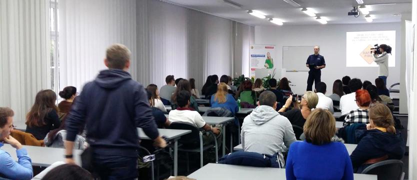 Policja uczuliła studentów