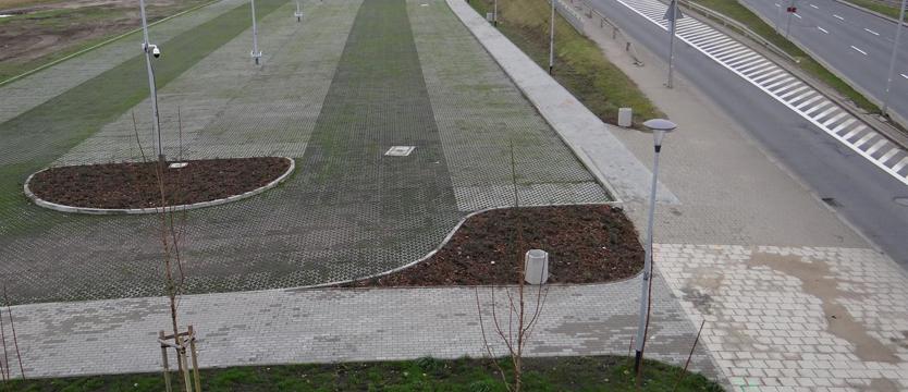 W KURIERZE. Parking regulaminowych niedoróbek