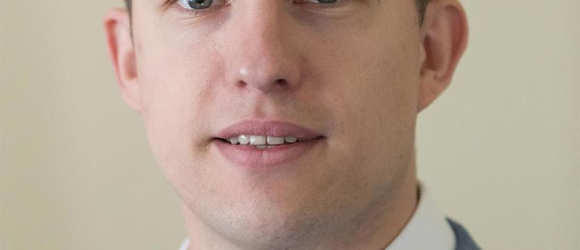 Minister-cień i dowód osobisty ze smartfona