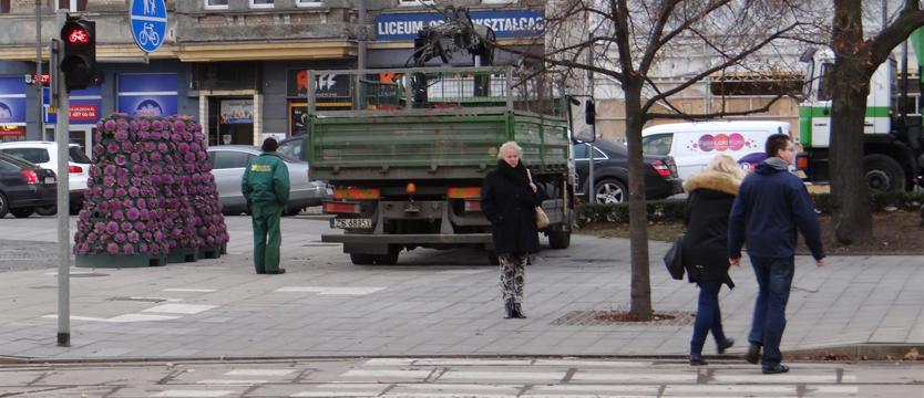 W alei: sezonowa zmiana warty