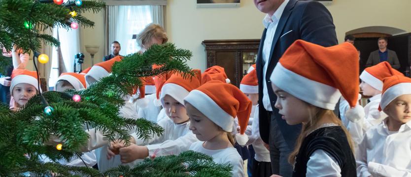 Ubrali choinkę z prezydentem 