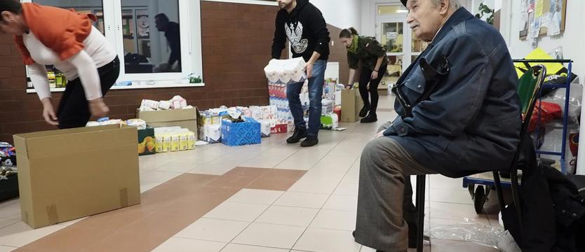 Zbiórka do poniedziałku, wielkie pakowanie w środę
