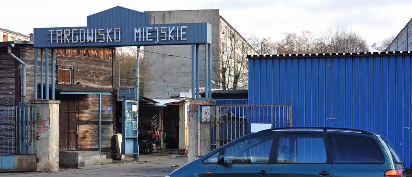 Odnowią targowisko w Dąbiu. Podpisali umowę