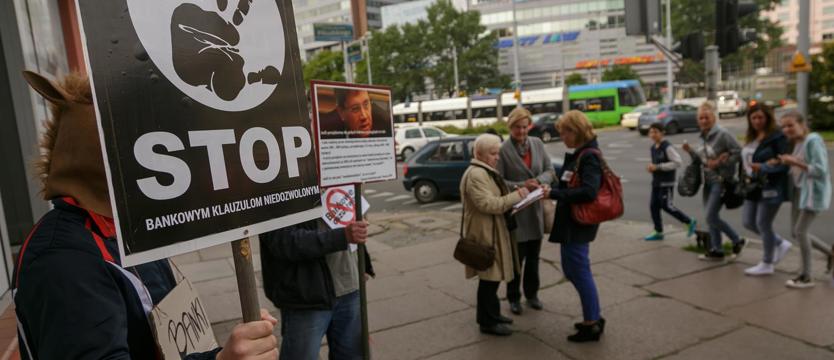 Szczecińska prokuratura o frankowiczach