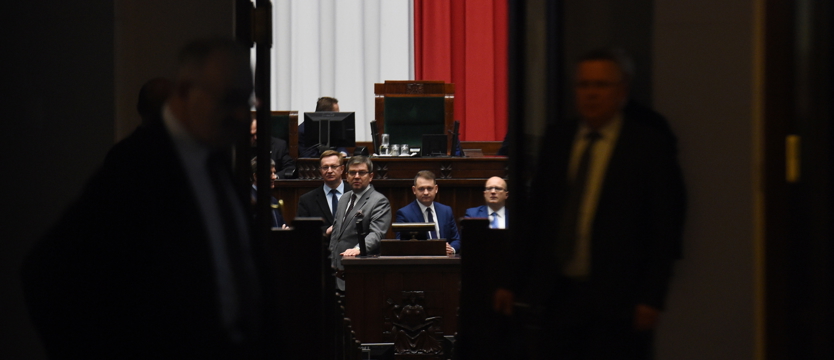 Brak porozumienia partii ws. kryzysu parlamentarnego