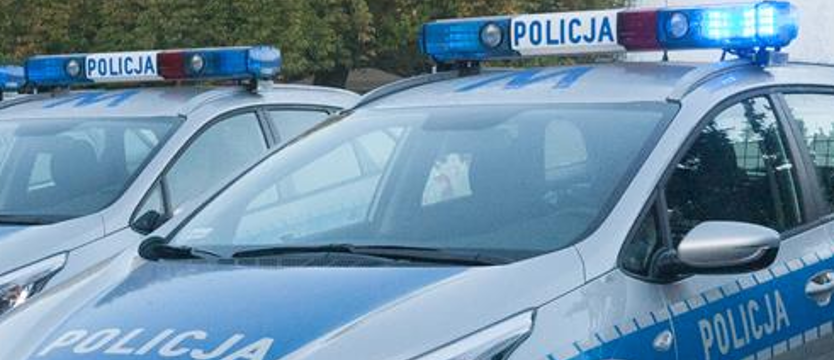 Przypalali go papierosami, polewali wodą i molestowali