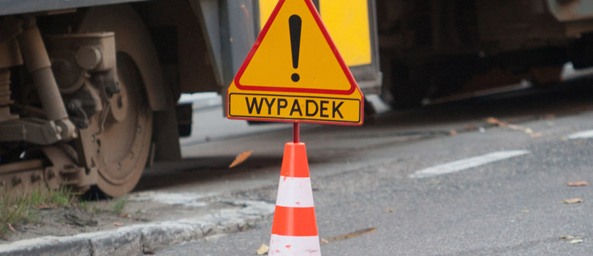 Opel zderzył się z tramwajem