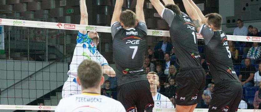 Siatkówka. Trzy zacięte sety Espadonu