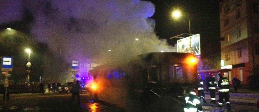 Na pętli zapalił się autobus