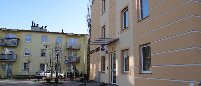 Nad Płonią domów przybywa